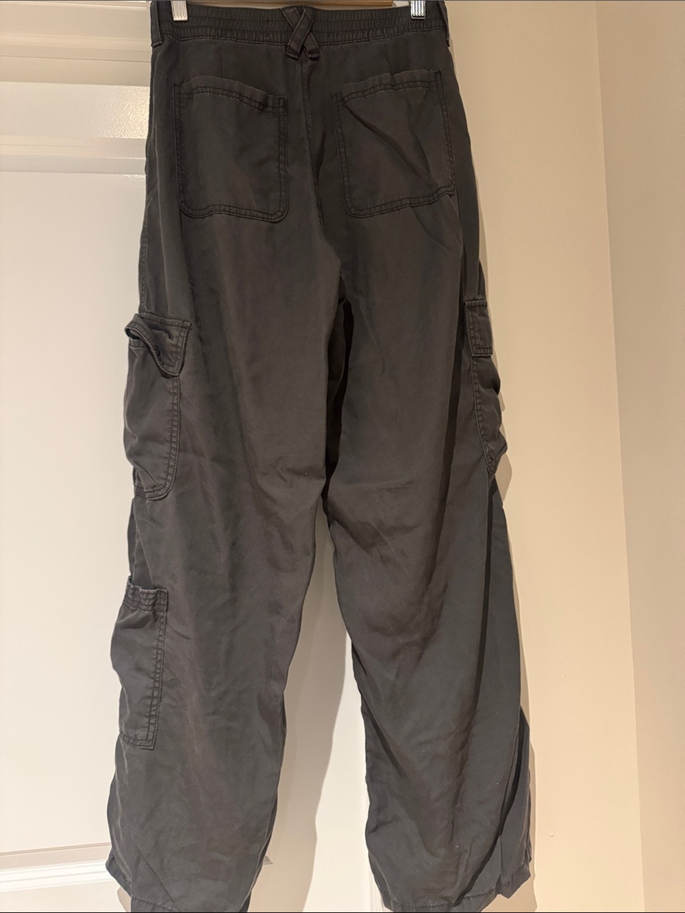 Hollister Black Wide-Leg Cargo Pants - Picture 2 of 3